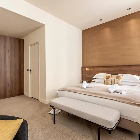 Le Monsieur By Sweett 4* Paris