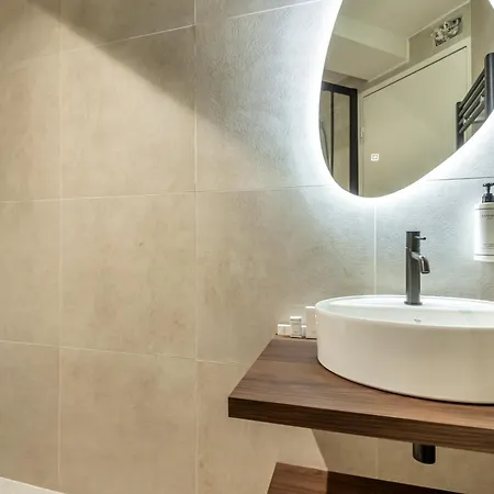 Le Monsieur By Sweett Hotel